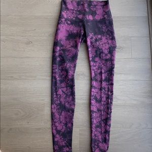 Lululemon Wunder Under marble leggings!